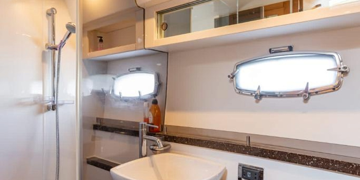 Аренда моторной яхты Fairline Targa 44 в Москве